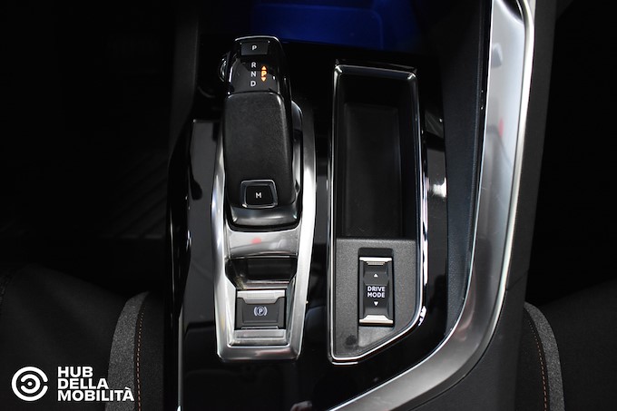 PEUGEOT 3008 BlueHDi 130 S&S EAT8 Active Business